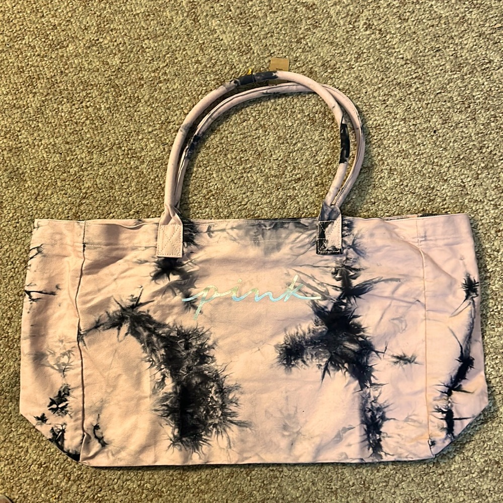 NWT Victoria Secrets PINK zip up tote